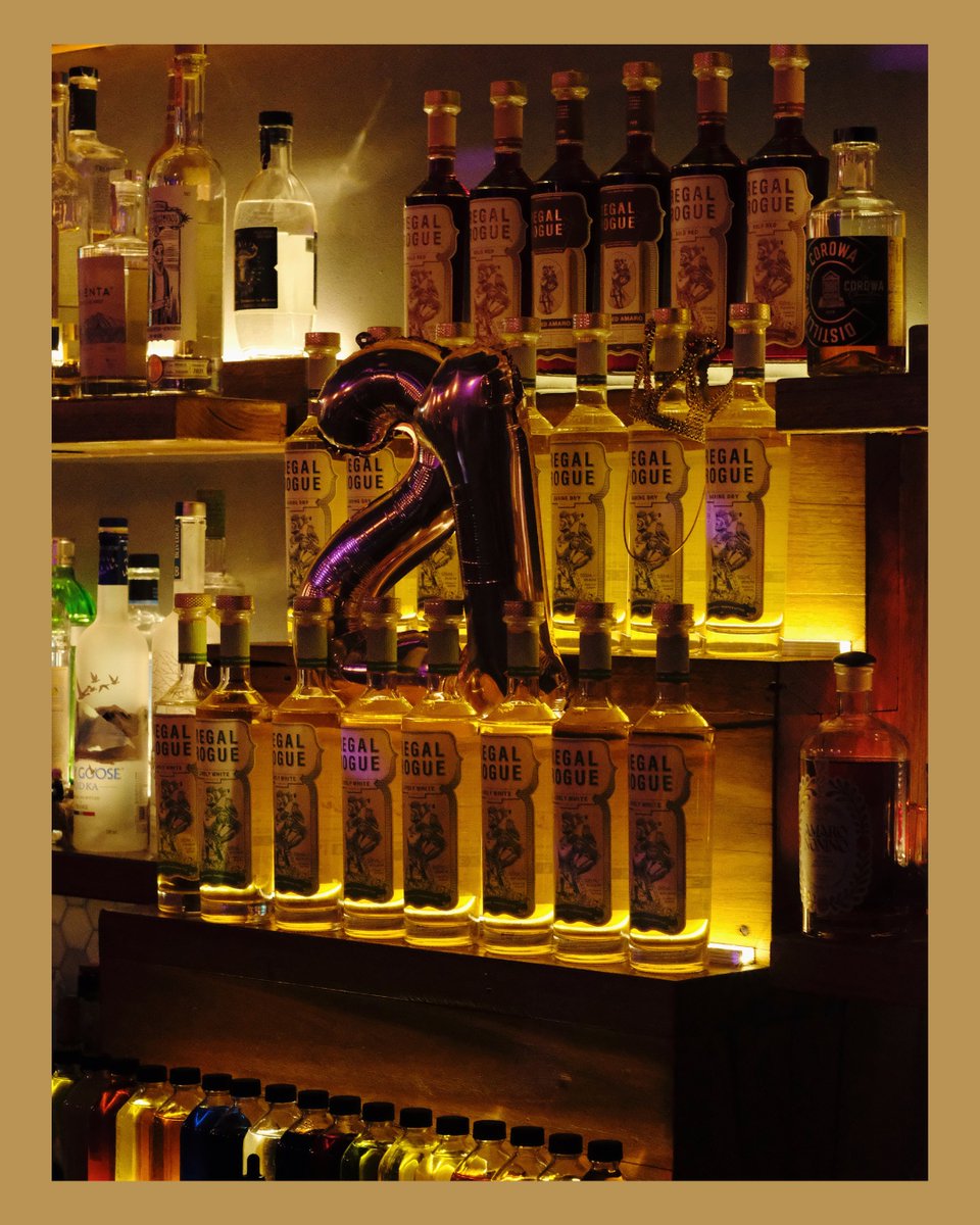 RegalRogue's tweet image. No one throws a party the #RogueWay quite like @blackpearlfitzroy, @thecocktailpanda, &amp;amp; @pandaandsons. 🪩 👑

We’ll be reminiscing forever. And ever. And ever. And ever. Thank you to @tashconte and her amazing team. 

#cocktailbars #melbournebars #australianbars #regalrogue