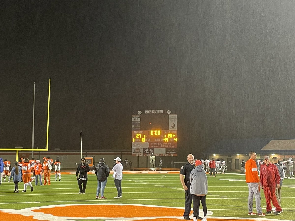 Incredible, rain-soaked finish at Parkview! Archer (4-3, 2-0) takes down Parkview (5-2, 1-1) in a wild 28-27 game. 

William Wallace was heroic tonight. He caught two TDs at WR in the first half before then taking over for his injured QB and picking up two more to win the game.