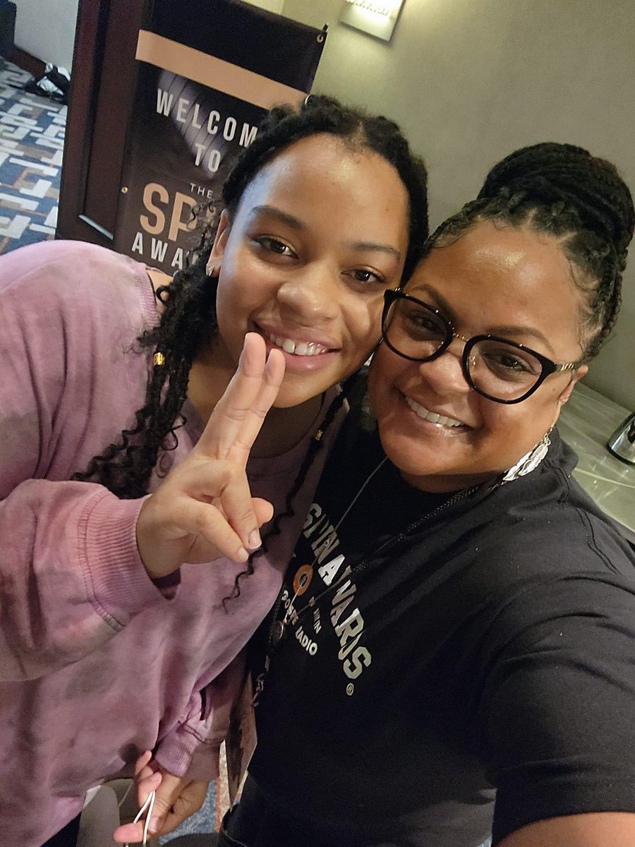 Rtp100H's tweet photo. 🎤🏆🙌🏾 The radio fam on @TheSpinAwards carpet! 

#TheSpinAwards #2023SpinAwards #SpinAwards2023 #Nominee  #RaiseThePraise100 https://t.co/AiRHBHtn8N