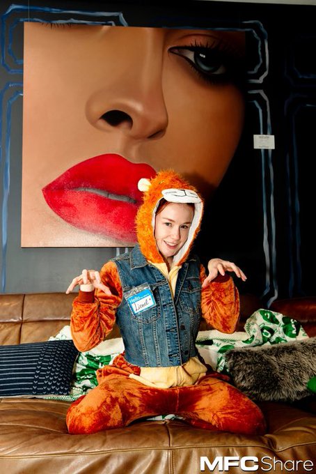 Rawr @ItsKristieBish can I get your hand up my ass now too? 😂 https://t.co/kE4Fvx7IpY<a class="tags" href="/tag/itskristiebish">@itskristiebish</a><a href="/tag/maybloom"class="tags"><span>#maybloom</span></a>
