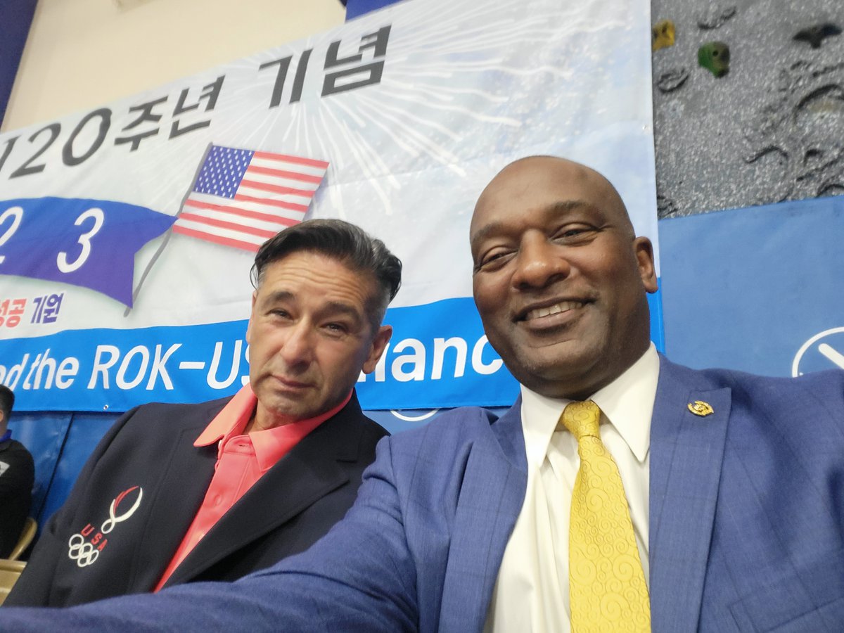 icampcarter's tweet photo. It was very inspiring to meet  @Goldmedaltkd , Santa Clara Assistant Chief Wahid Kazem at the Korean Culture Event. Thank you Grandmaster @LionChoi1  for hosting this amazing event! https://t.co/wxEWlETTM7
