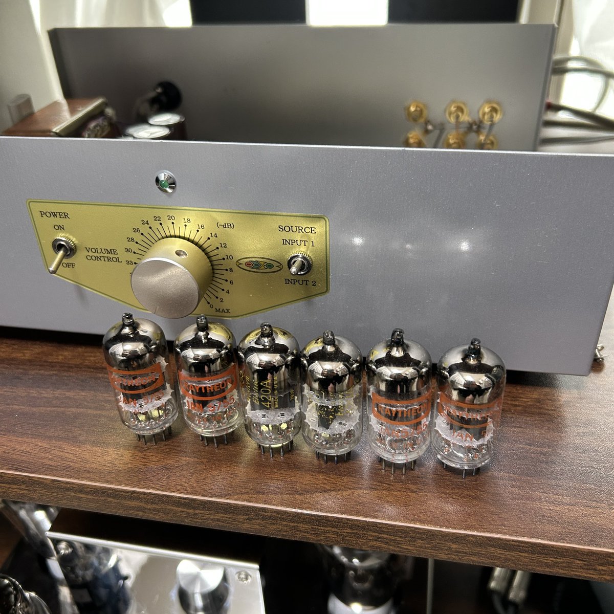 futofuto's tweet photo. 予備で購入したRAYTHEON5755のチェック。
特に問題無し。
#odeo
#オデオ
#富山
#真空管
#プリアンプ
#westernelectric
#raytheon https://t.co/KYsa2bybia