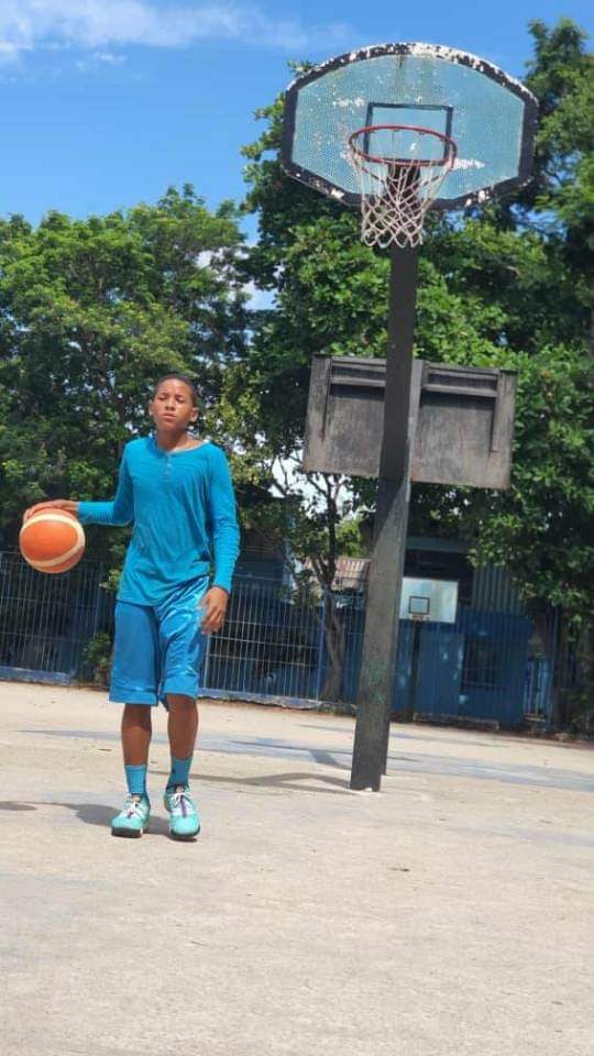 Yander Romero base de la selección juvenil invitado a la preseleccion de Baloncesto de Mayabeque primera categoría. #SantaCruzDelNorte
<a href="/DiazCanel/">Oscar Diaz-Canel</a>
<a href="/BYunieski/">Yunieski Sánchez B</a>
<a href="/TamaraVBenitez/">Tamara Valido Benítez</a>
@marisol130317907
<a href="/PalenzuelaOliva/">Nivaldo Palenzuela Oliva</a>
<a href="/AriagnaPavonG/">☭Ariagna Pavón Guerrero🌻❤️🇨🇺</a>
@ArnerMarrer