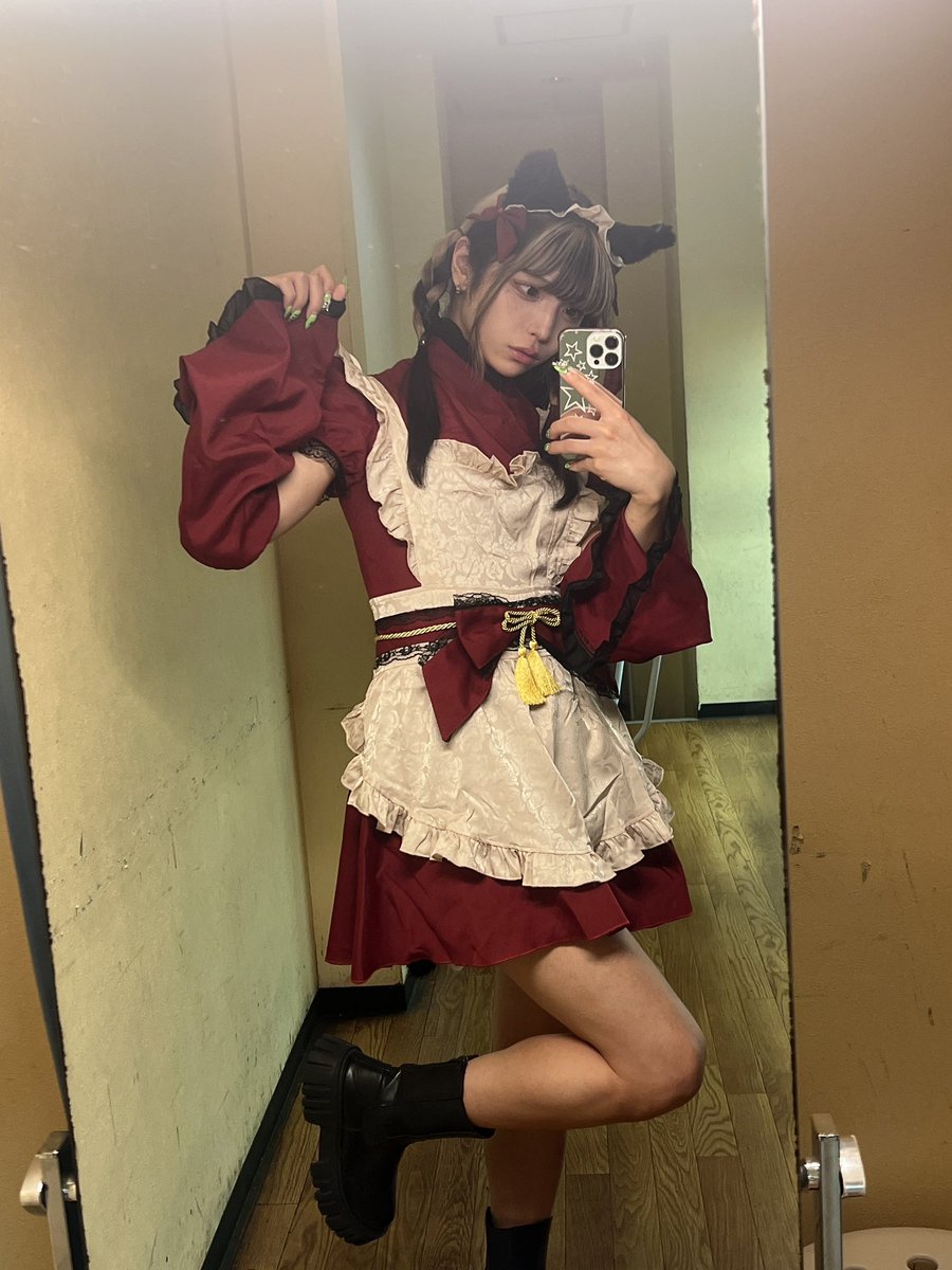 gin__sym's tweet photo. ふう💦危ね〜💦メイク習得してて良かった〜💦 https://t.co/UKvWA8nwfM