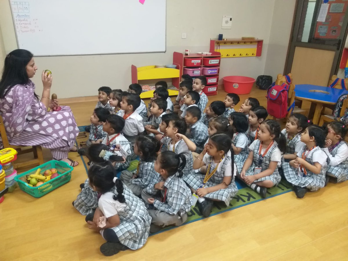 Ruchikapoor06's tweet photo. Lets peep into the world of fun ways activities of Nur D .@ashokkp @y_sanjay @pntduggal @ShandilyaPooja @KakoliLogani @VijNeeti https://t.co/EYaWgfWUsG