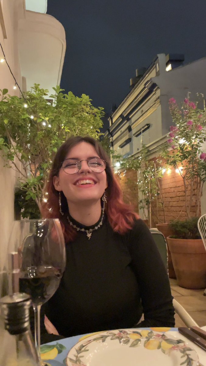 sktensai's tweet photo. não existe alguém ser tão linda assim. https://t.co/rpAeOE1nCK