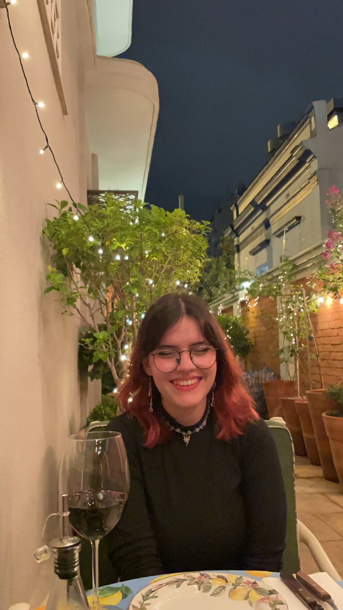 sktensai's tweet photo. não existe alguém ser tão linda assim. https://t.co/rpAeOE1nCK