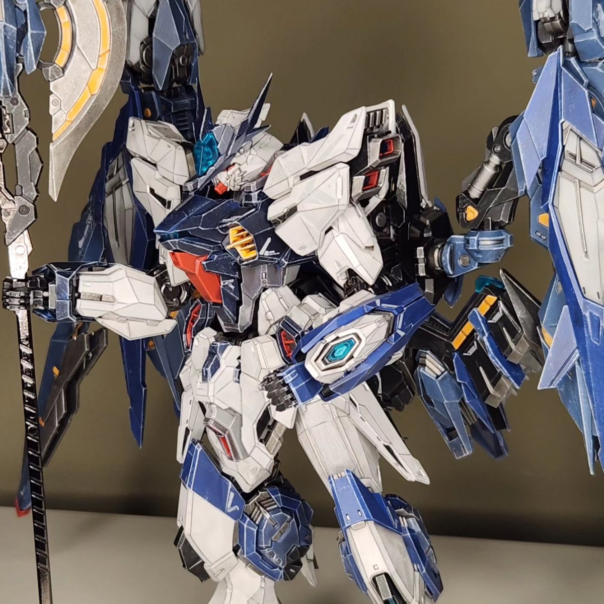 It's been awhile, but I finished another kit. This is the Zero Gravity Judge. It's an indie 1/100 kit with a full inner metal frame. I believe the design is heavily inspired by the Forbidden Gundam.