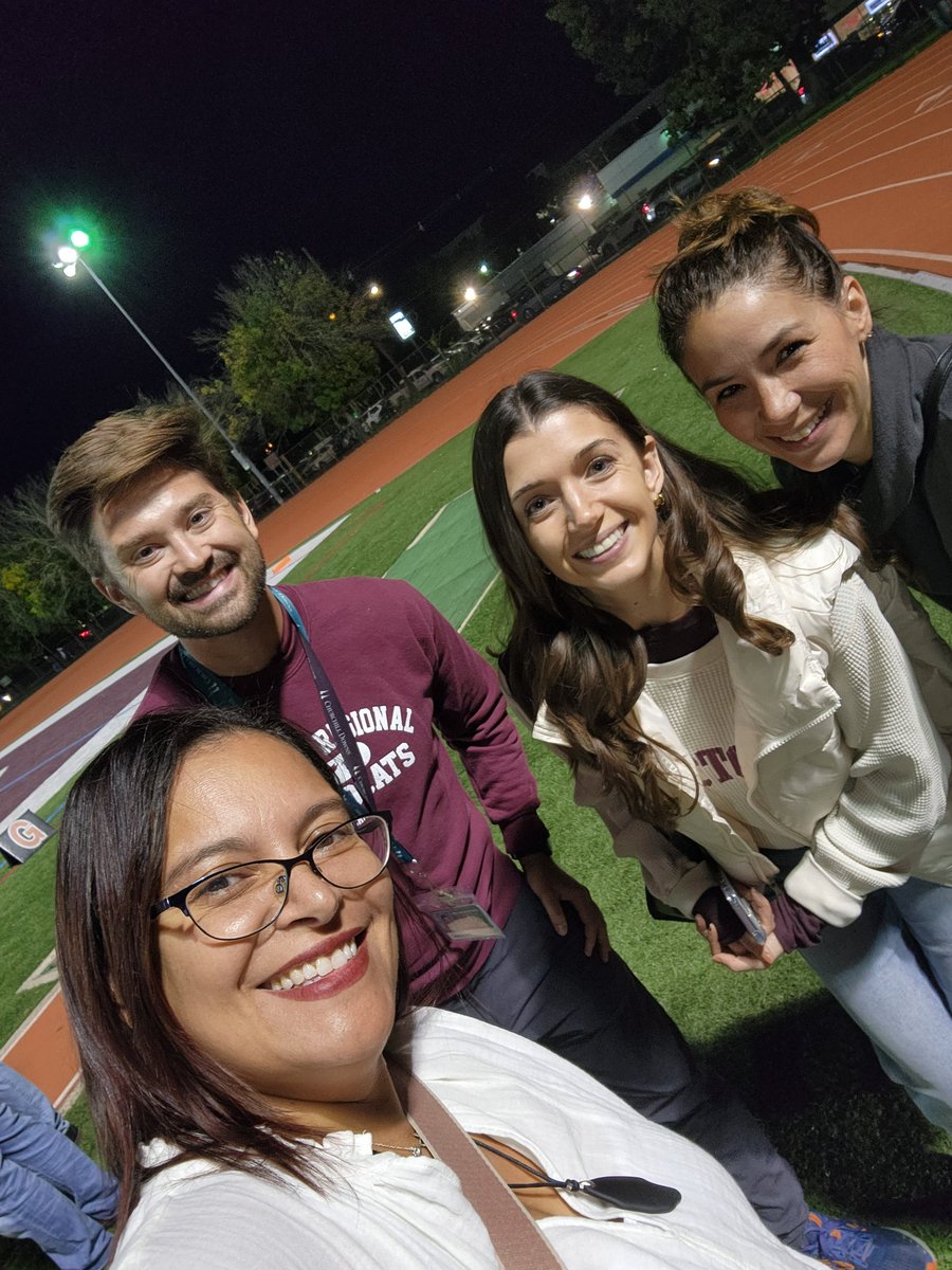 IsasMami1's tweet image. #BectonsBest enjoying Homecoming...