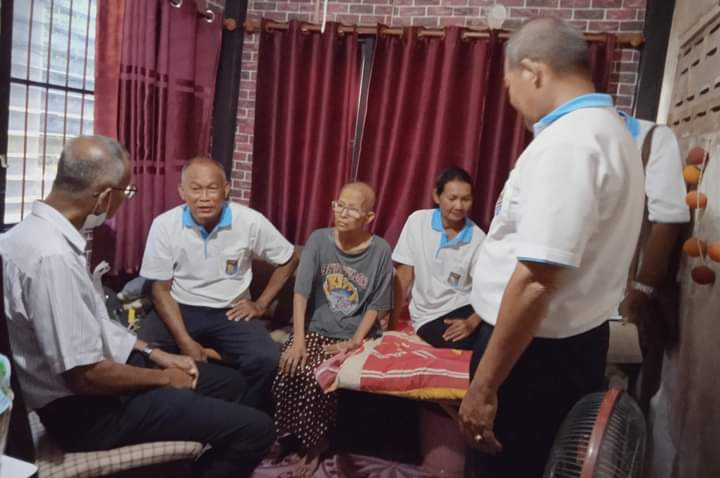 pim_pim68's tweet image. ขอบคุณ พลเอก เชษฐา ตรงดี พร้อมตัวแทน หน่วยควบคุมผู้หลบหนีเข้าเมืองจากกัมพูชา (น.ค.ก.88)ที่มาเยี่ยมให้กำลังใจคุณแม่มาลี ที่ป่วยอยุ่
💐✌️🫂💚