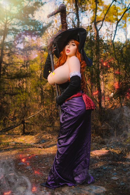 31 Days of Halloween: Day 13- The Sorceress from Dragon&rsquo;s Crown 👑🐉✨ HAPPY FRIDAY THE 13TH💦💦 https://t