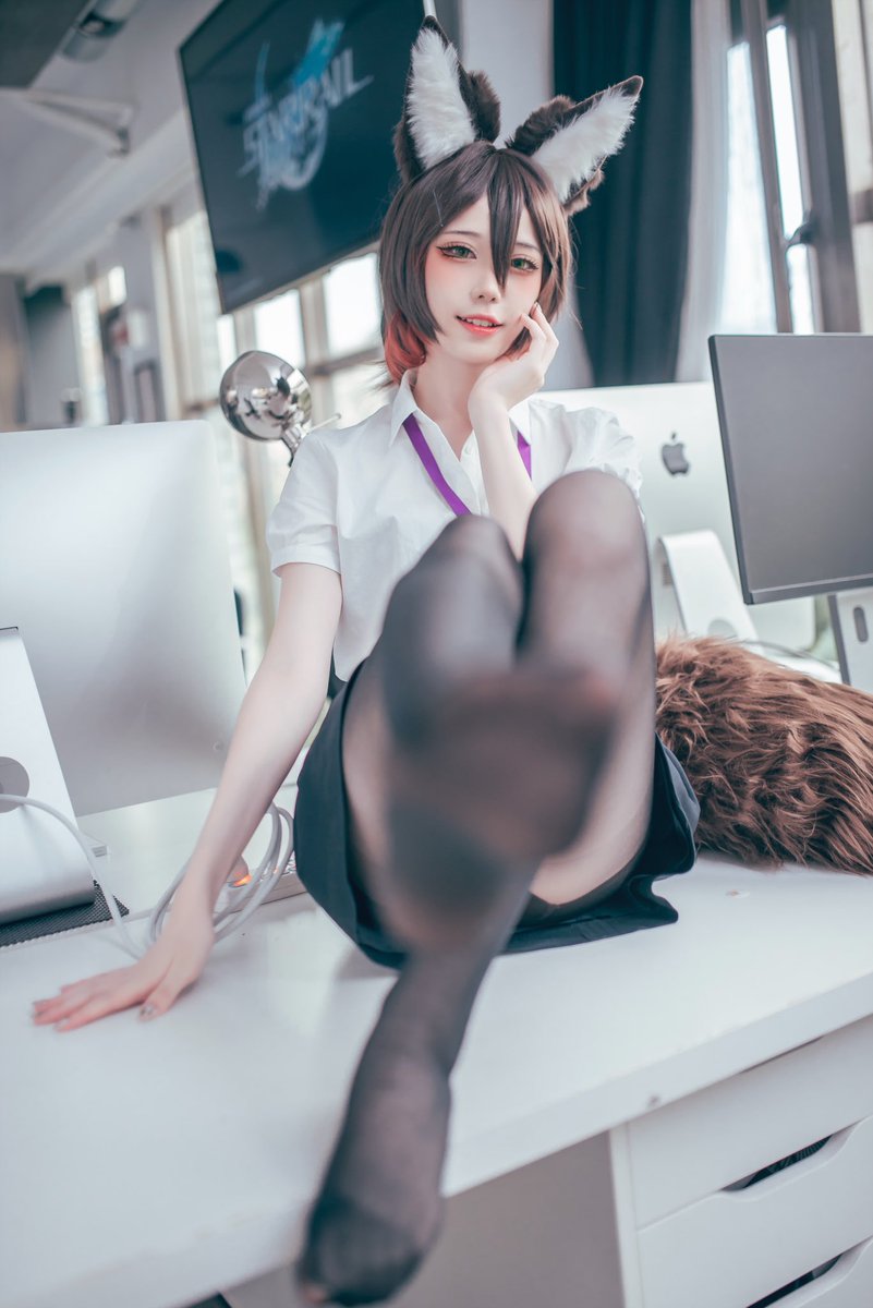 ʕ⸝⸝⸝˙Ⱉ˙ʔ❤️

#黑丝 #黑丝美腿 #黑丝袜 #足控 #腿腿 #HonkaiStarRail #TingYun #星穹鐵道 #崩壊スターレイル