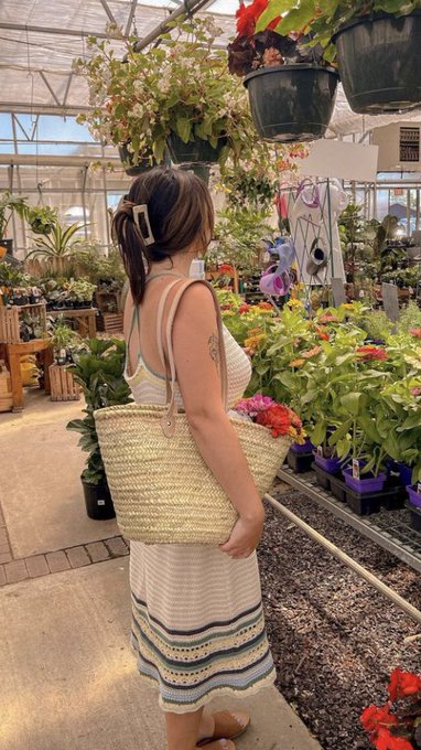 oh yea also- plant day yesterday :) 💕(i got two cactuses) https://t.co/Pn0yEW5iKC