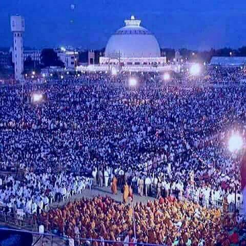 बहिष्कृताचा भारत, बहिष्कृताची धरणी,
केली प्रबुद्ध दिलराज तथागथाच्या चरणी💙🌿

#दिक्षाभूमी