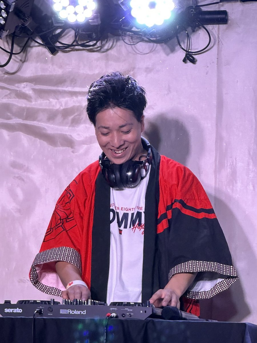 Yumi07012018's tweet image. #ONEONEONE 2023.10.13

DJ #魂田ゆーふぃ🎵✨

#10ripeee さんと一緒にいるゆーふぃが
もうめちゃめちゃ楽しそうです❤️😄

素晴らしいライブを盛り上げ🔥
幸せな時間をありがとう😊