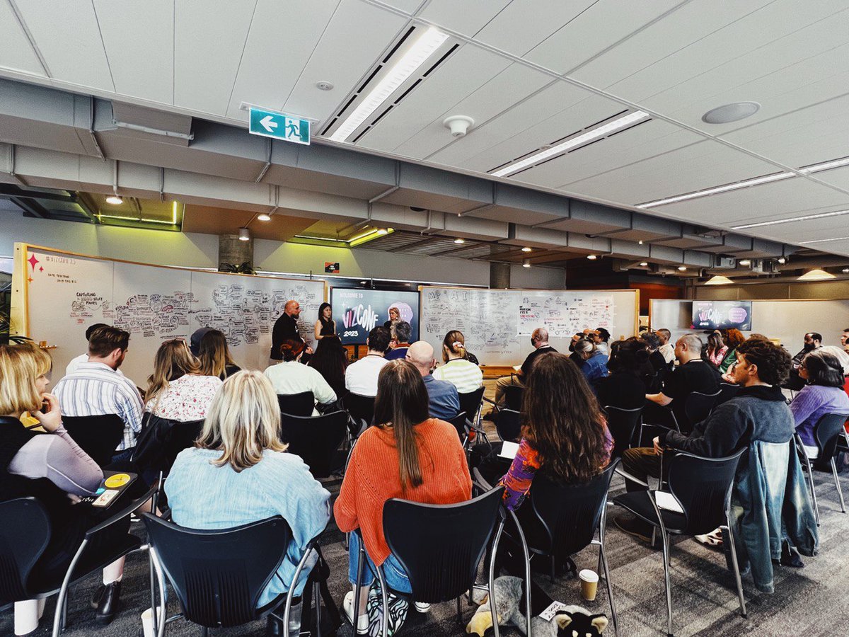 _ideaink's tweet image. Thank you for warmly inviting us to beautiful Melbourne to share our experience and take on &quot;The Future of Graphic Recording&quot; -- catch us next for intimate chat discussions. 

#VizConf2023 

#visualisations #graphicrecording #facilitation