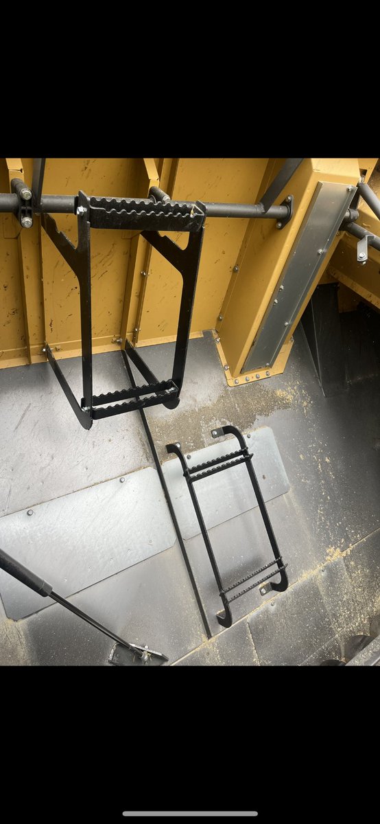 alexdevloo's tweet photo. @daveharms05 @farmwithuruski @Denny2point0 @PDevloo makes a set of stairs to go in the grain tank worth the money https://t.co/jqm0xGfBVO