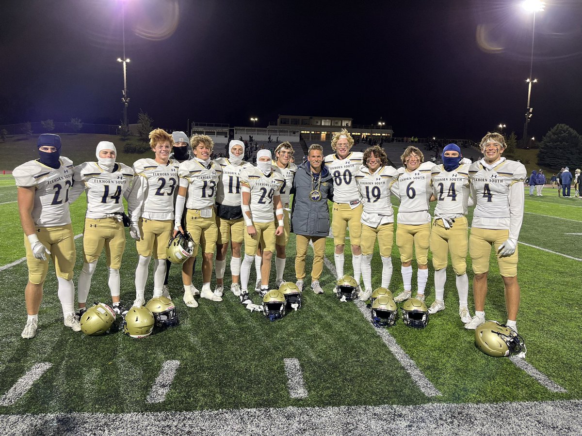 It’s an absolute pleasure to be able to work with these guys each week. The culmination of their efforts in practice and the film room paid off in a 4 interception (1 pic six of 95 yards) night. 🦏🏈⚡️💪🏼 
#RollStorm