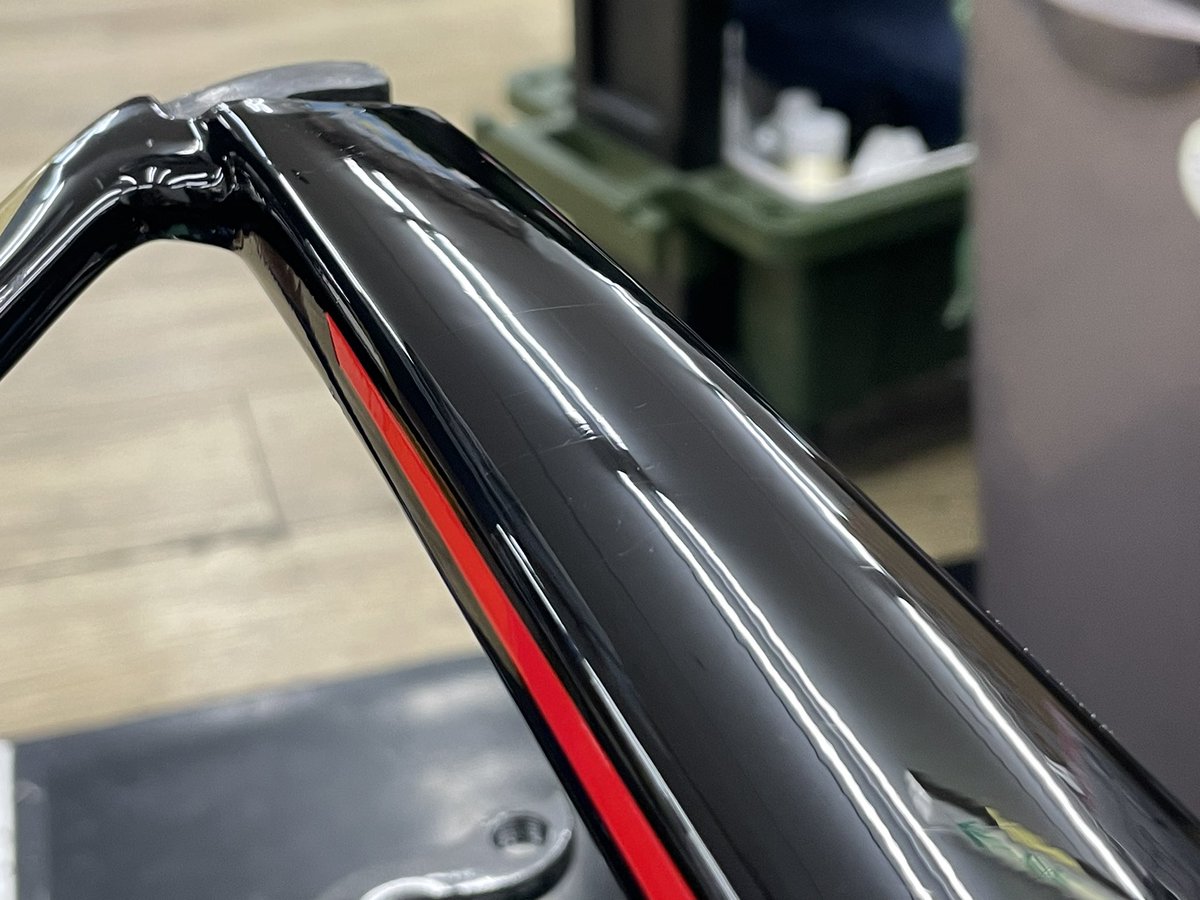 kanzakisenri's tweet image. MERIDA REACTOさんのオーバーホール。
ガラスコーティング施工前に、フレームをしっかり磨いて傷を目立たないようにしました。
#MERIDA #REACTO