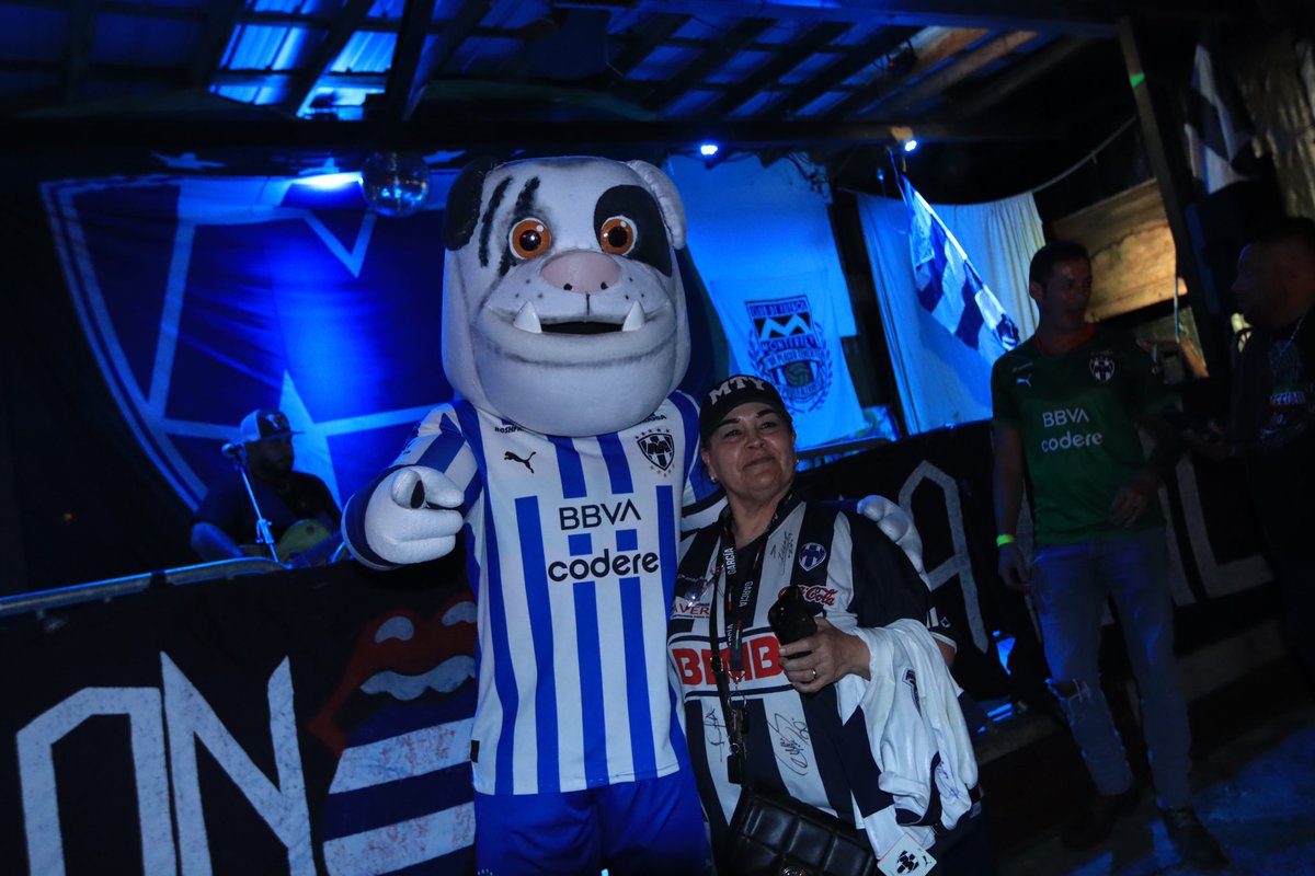 WeAreRayados's tweet photo. A great atmosphere with our fans at the #RayadosFest in Houston! 🤠🇺🇸 https://t.co/njqbcteUEL