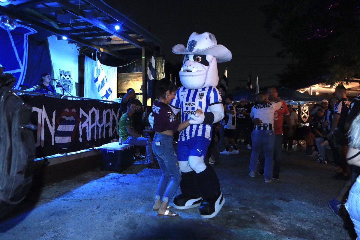 WeAreRayados's tweet photo. A great atmosphere with our fans at the #RayadosFest in Houston! 🤠🇺🇸 https://t.co/njqbcteUEL