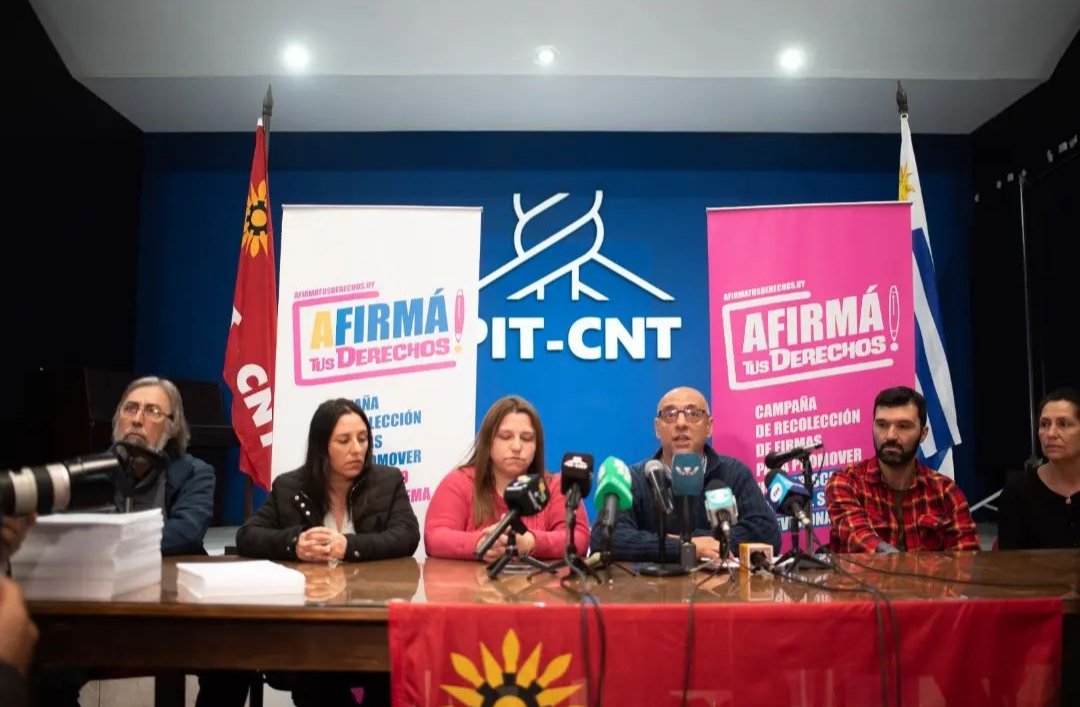 JacintoAFGAP's tweet photo. Comenzó la recolección de firmas para habilitar el plebiscito sobre la Reforma de la Seguridad Social.
#YoFirmo
#AFGAP #COFE #PITCNT https://t.co/CSiEb9Kz4n