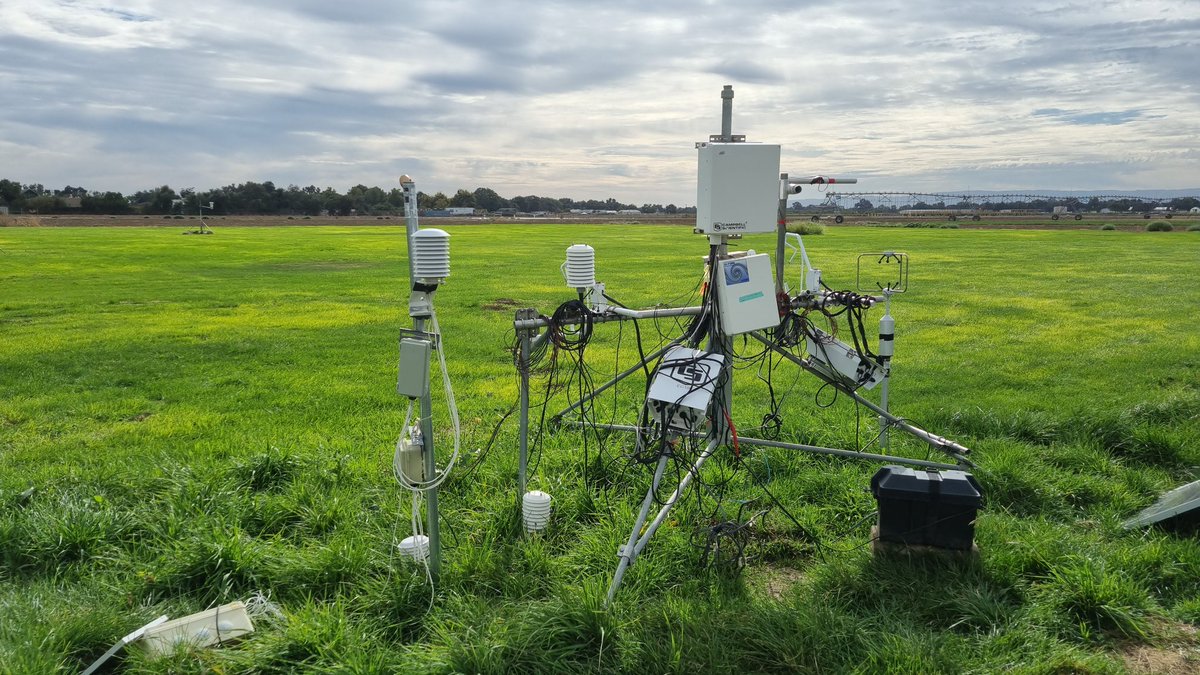 DCDMelo's tweet photo. What a incredible week @cna_hydro and I had here in @ucdavis. Thanks @KSuvocarev for hosting us and introducing us to your awesome team. We learned so much about micrometeorology &amp; surface renewal method. Can't wait to return. https://t.co/Q1bMk9TIOj