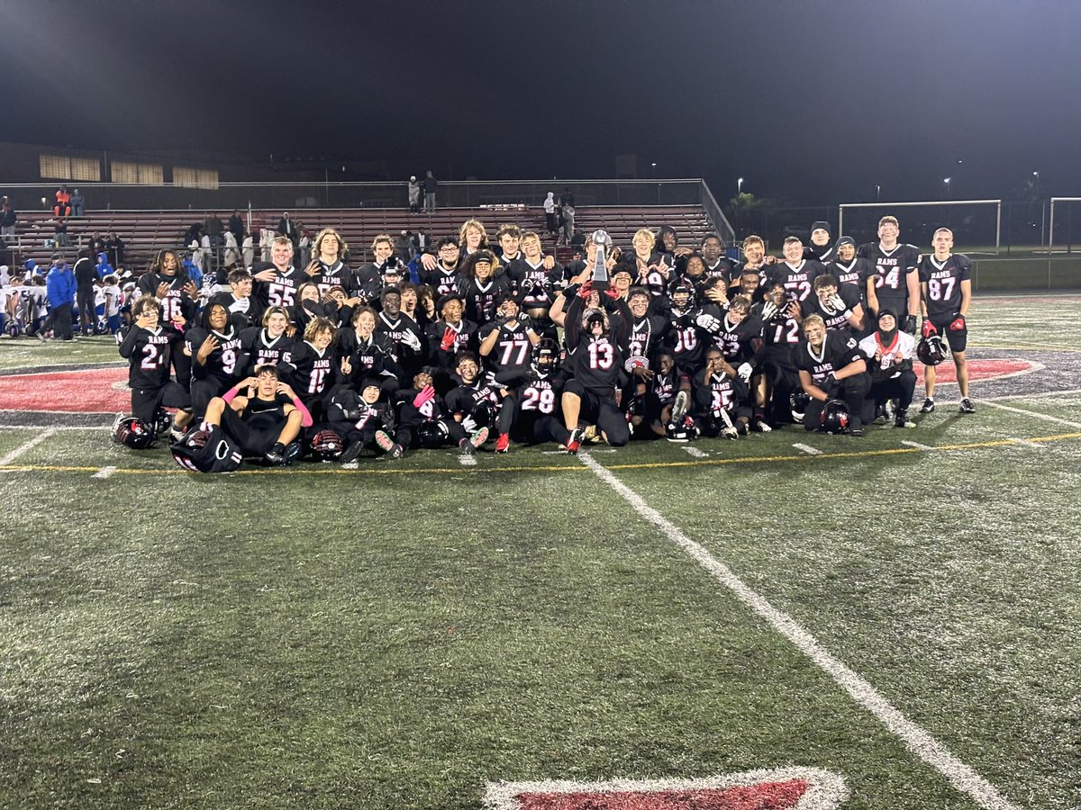 CoachWalker285's tweet image. What an amazing night on the East Side! Rams win 28-14 and keep the Trophy in Lombard! Thanks to all of our fans, friends, alumni, administrators who braved the weather and had our back all night! On to the next 😤 #Ramtough @RamFBHC  @GEHS_Athletics