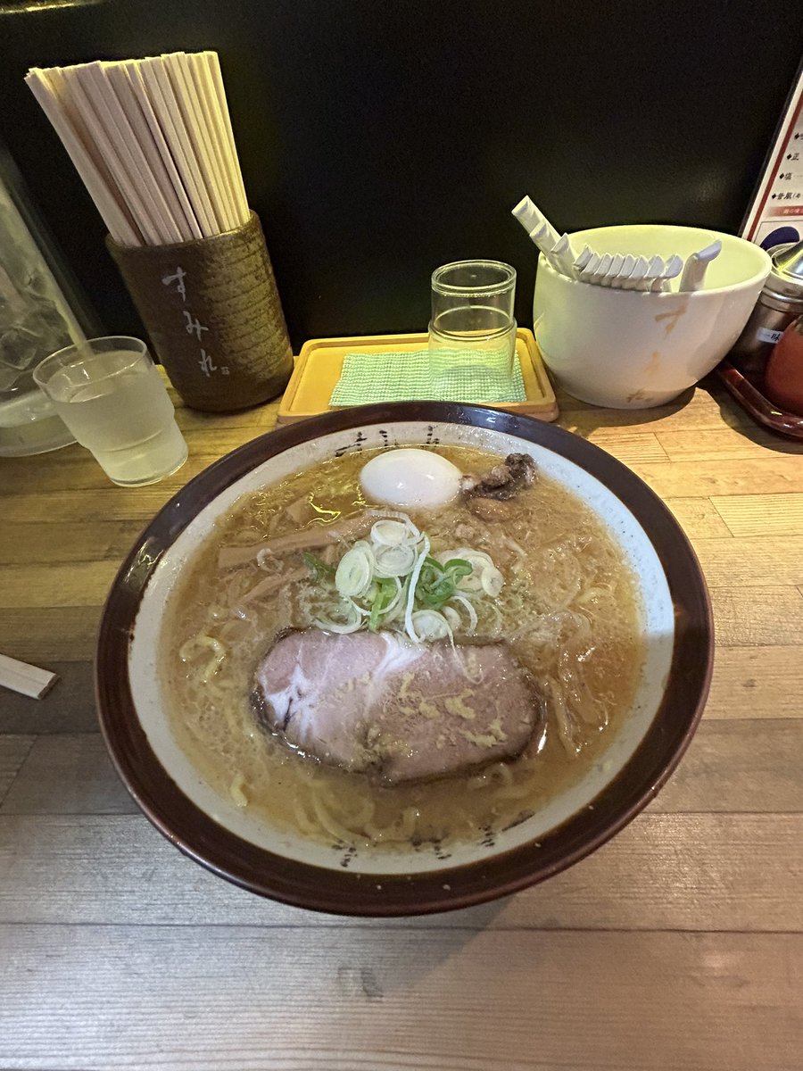 横浜野毛の味噌ラーメン
すみれ安定の美味しさ。
