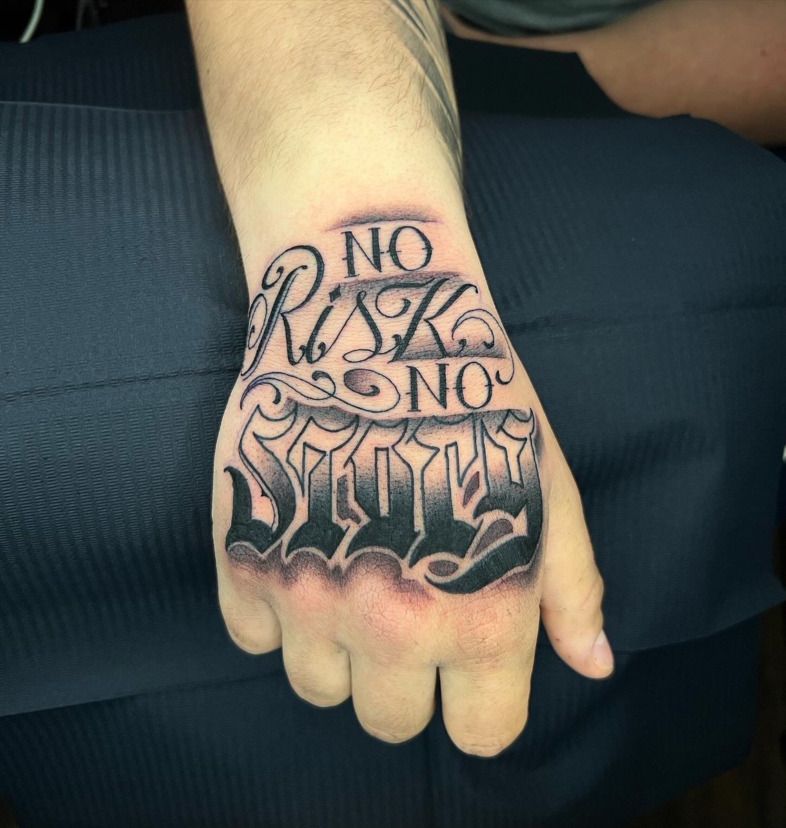 southgatetattoo's tweet image. • No Risk No Story • freehand lettering by our resident @dr.ivo_tattoo 
Books/info in our Bio: @southgatetattoo 
•
•
•
#letteringtattoo #lettering #freehandtattoo #blackworktattoo #london #northlondon #enfield #southgatetattoo #realistictattoo #southgatepiercing