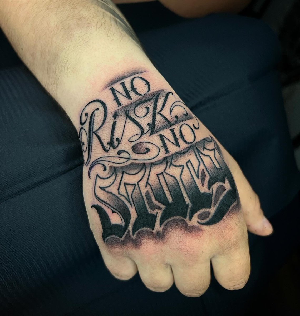 southgatetattoo's tweet image. • No Risk No Story • freehand lettering by our resident @dr.ivo_tattoo 
Books/info in our Bio: @southgatetattoo 
•
•
•
#letteringtattoo #lettering #freehandtattoo #blackworktattoo #london #northlondon #enfield #southgatetattoo #realistictattoo #southgatepiercing
