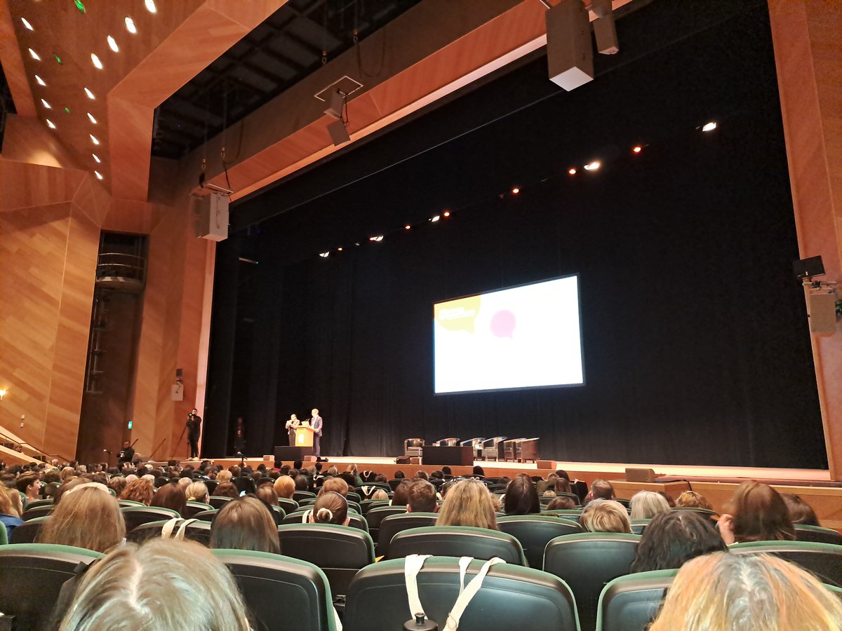 Delighted to attend the #LanguagesConnect summit at the Convention Centre today. Looking forward to return to <a href="/OldBawnCS/">Old Bawn Community School</a> with some new ideas <a href="/langsconnect_ie/">Languages Connect</a>