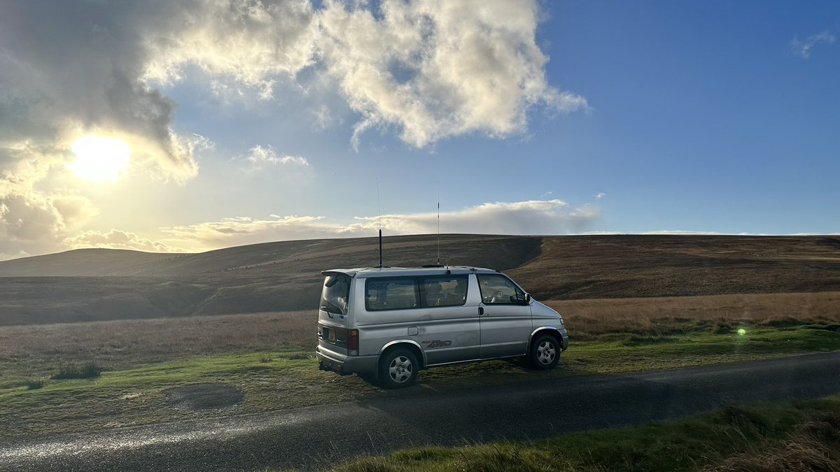 M0IAX's tweet image. Ive put up my linked dipole, on 40m #JS8Call for a while. Sat in the car out of the wind and rain though!