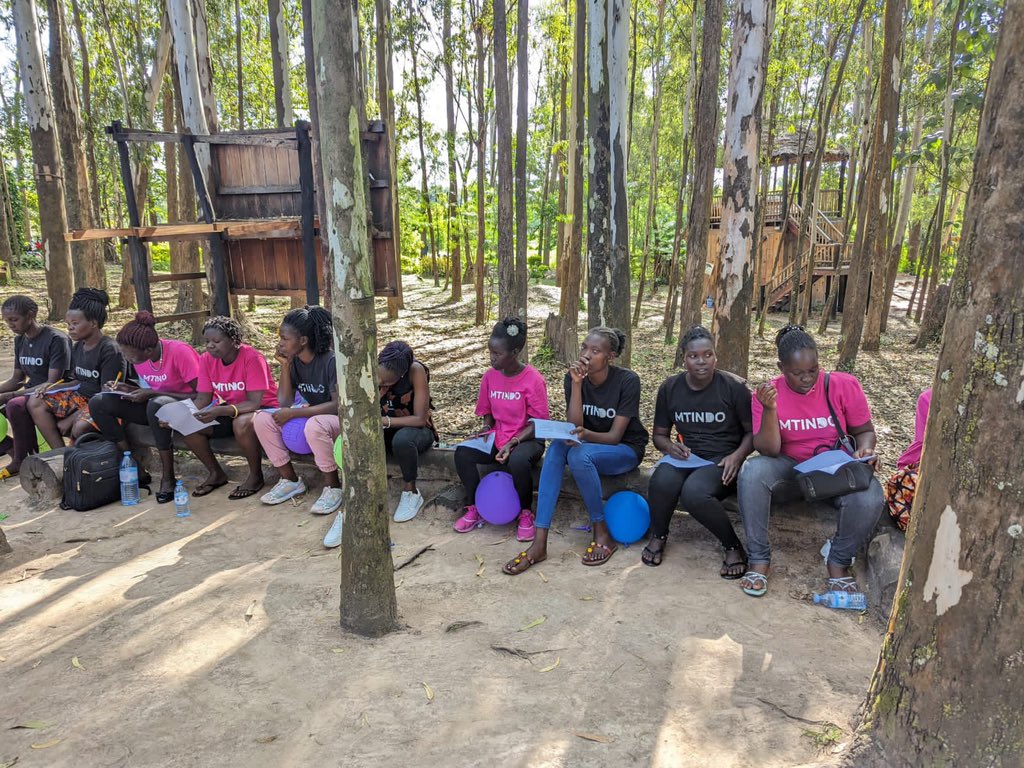 MtindoStudio's tweet photo. Mtindo has partnered with @TheREC_Project to host the Life Skill Program for Mtindo Academy. The most recent class focused on Stress Management. Students learned about recognizing stress, utilizing tools to reduce stress, and building resilience during the session. https://t.co/5bLsSy4dbm