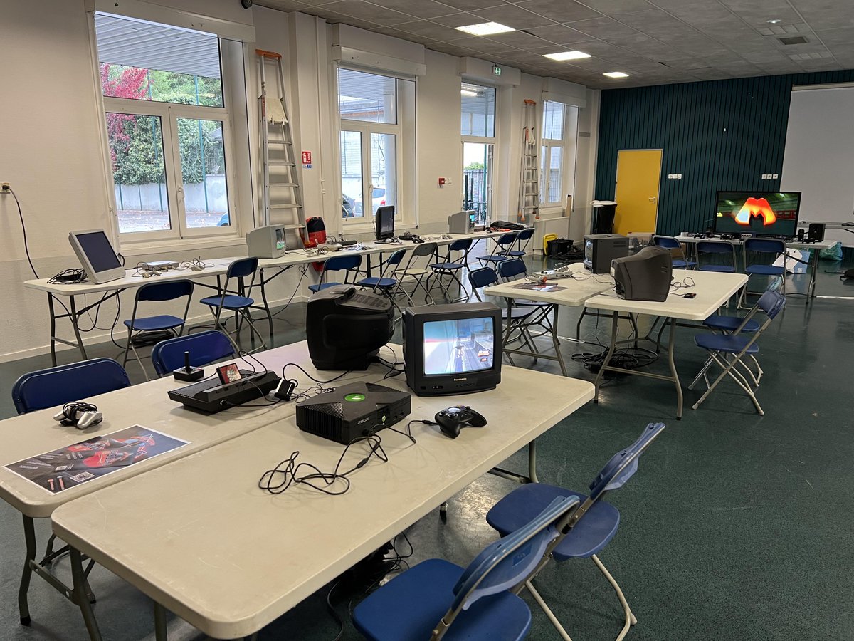 assopvm's tweet photo. bonjour les Pixelous !!
Go pour l'ARCHI'GEEK de 10h30 à 17h30 ! école Vaugelas a Annecy
Au programme, jeux vidéo, quizz, VR, tournoi JV et plein d'autres choses !!!!!
A toute a l'heure !!!
#retrogaming #console #jeuvideo #arcade #annecy #pixelsetvieillesmanettes #nintendo #sega https://t.co/xvHH7E8EuU