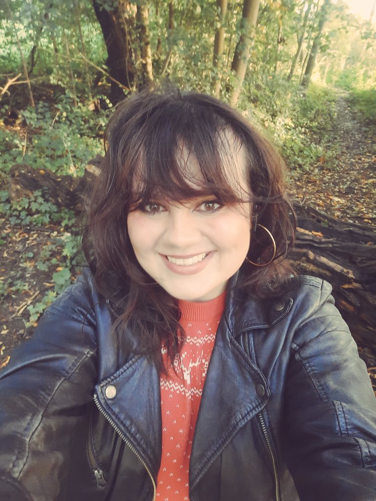 TheAmeliaNathan's tweet photo. Today was the first cooler day in Germany so it was perfect for an autumn forest walk.
So why not rocking the "Saga Andersson Aesthetic" in honour of the Alan Wake 2 Release in not even 2 weeks?!
Of course with your Playlist @EnzoWayne3
🦌🌲
#AlanWake2 #SagaAndersson #SagaLove https://t.co/FZlNh51hUX
