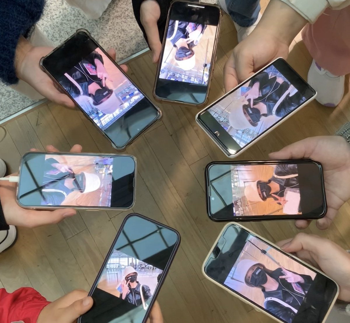 Wi11_BeMine's tweet photo. 네네 한궈펀쓰 즉석모임 https://t.co/vLLmtnAlJe