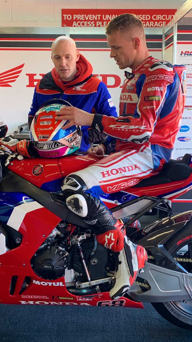Honda Racing UK (@hondaracinguk) on Twitter photo FP3 is π
<a href="/TomNeave68/">Tom Neave 68</a> 1:33.063 P17
<a href="/AndrewIrwin8/">Andrew Irwin</a> sits the session out in iffy conditions
#HondaRacing #Fireblade #BrandsBSB FP3 is π
<a href="/TomNeave68/">Tom Neave 68</a> 1:33.063 P17
<a href="/AndrewIrwin8/">Andrew Irwin</a> sits the session out in iffy conditions
#HondaRacing #Fireblade #BrandsBSB