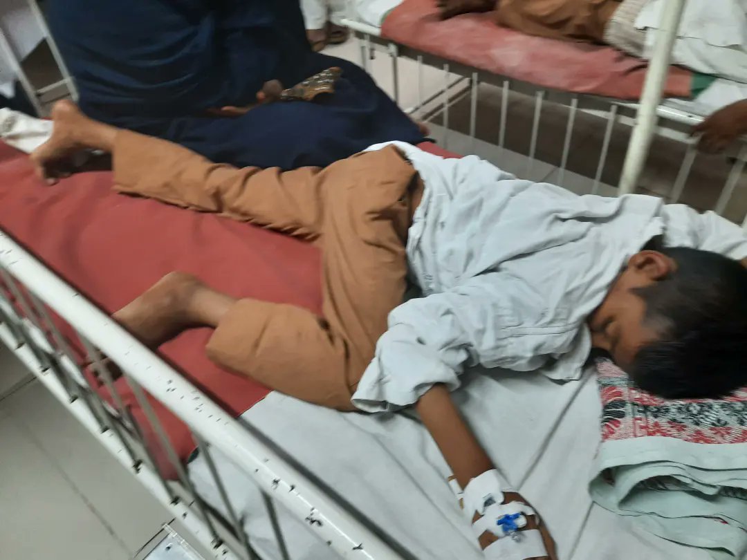 <a href="/mybmc/">माझी Mumbai, आपली BMC</a> च्या मध्य भोजनामुळे (Mid-Day Meal) वाशीनाका, चेंबूर च्या 16 विद्यार्थ्यांना विष बाधा झाली. <a href="/NCPspeaks/">Nationalist Congress Party - Sharadchandra Pawar</a> युवक च्या वतीने शताब्दी रुग्णालयात भेट दिली. अस्वच्छ मध्य भोजन बनवणाऱ्या संस्थेवर कारवाही करण्याची मागणी, महापालिकेने विद्यार्थ्यांच्या आयुष्याशी खेळू नये.

<a href="/supriya_sule/">Supriya Sule</a>