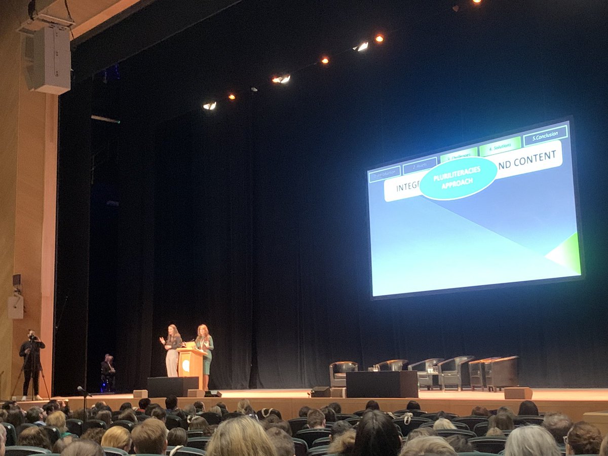 Very interesting keynote on CLIL language teaching methodology by Dr Maria Luisa Perez Cañado
#CLIL
 #LanguagesConnect