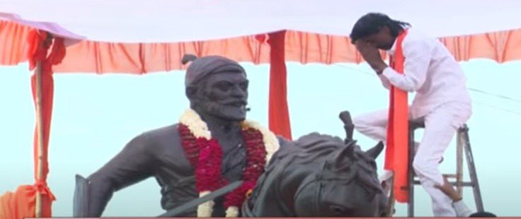 RRPSpeaks's tweet photo. अत्यंत पोटतिडकीने #मराठा आरक्षणाचा प्रश्न मांडणाऱ्या मनोज जरांगे-पाटलांनी आज लाखोंचा समाज आरक्षणासाठी एक करून दाखवला. त्यांच्या या #ऐतिहासिक सभेची दखल घेण्याऐवजी पेड ट्रोलर्सच्या माध्यमातून खोट्या तक्रारी करून जरांगे-पाटलांचे Facebook पेज बंद करणे, सभेच्या भागात नेटवर्क बंद करणे, आपल्या प्याद्यांच्या मार्फत जरांगे पाटलांवर आरोप करणे हे #महाराष्ट्राच्या सत्ताधाऱ्यांना शोभणारं नाही. काहीही करून आरक्षणाच्या मार्गात अडथळे आणण्यापेक्षा आपण सर्वजण सोबत आहोत हा विश्वास सरकारने #मराठा समाजाला द्यावा, ही विनंती!