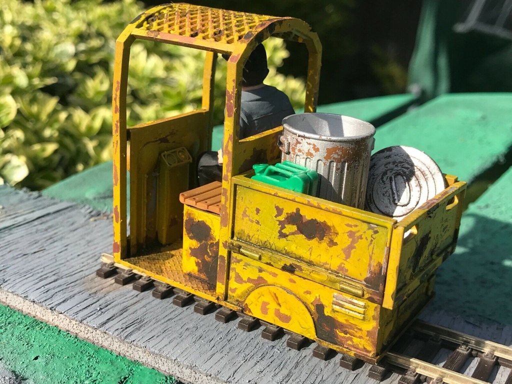 NRailworks's tweet photo. Get your hands on a diesel maintenance inspection loco for GN15 layouts, workyards, and industrial estates. Assembly is required, and superglue or Roket glue can be used for the components included. 
Get one at https://t.co/vI5o7JEFv1 #GN15 #narrowgauge #DieselLoco https://t.co/HPlRcx5Idx
