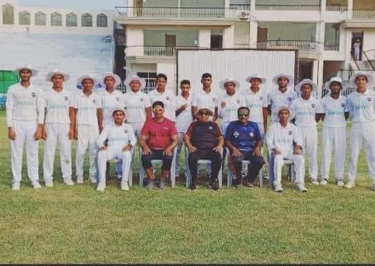 tariqsarwar984's tweet photo. الْحَمْدُ لِلَّهِ بہاول پور انڈر ۱۹ کرکٹ ٹیم نے نیشنل انڈر ۱۹ چیمپئن شپ کے فائنل راؤنڈ ( ٹاپ تھری) میں کوالیفائ کرلیا ہے،ہمارے نوجوان کھلاڑیوں نے ہمارا سرفخر سے بلند کردیا ہے!تمام کھلاڑیوں،ضلعی عہدیداران،ٹیم کوچ سجاد عباسی اور ٹیم مینیجر آصف حسین کو بہت بہت مبارکباد https://t.co/5Ph6QESMsd