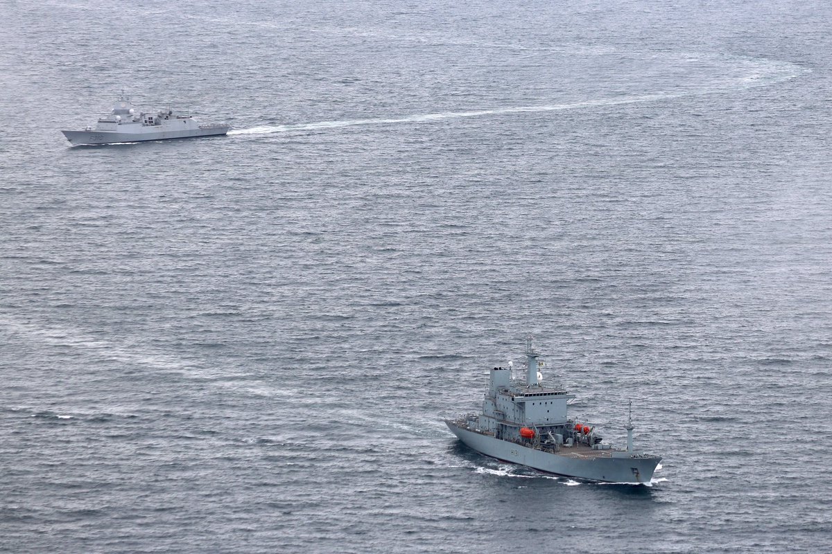 Some extra photographs from the Thursday War, when we sailed in company with HNoMS Fridtjof Nansen 🇳🇴 It was a fantastic training opportunity! #GreatScott @Forsvaret_no