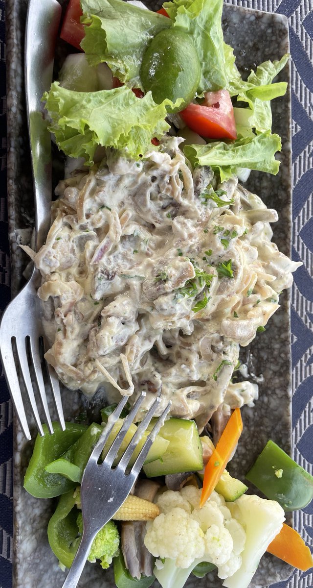 SaranShanB's tweet image. Pork Stroganaff with Boiled veggies 

#GoaVibes