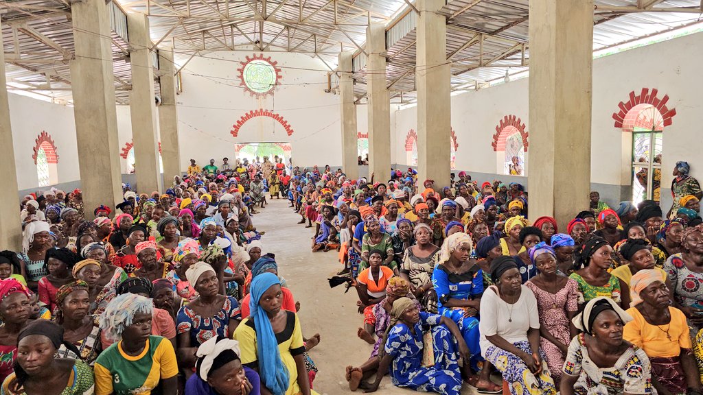 DrHassane90's tweet image. #OctobreRose 

Nous étions à Moyombaye, Doba, pour la campagne de sensibilisation contre le cancer du sein. 3 cas identifiés pour confirmation, la maladie existe et la prévention est notre seule arme la plus puissante...

En avant c'est devant ✊️ 

#PNLCC
#ADES
@tchadinfos