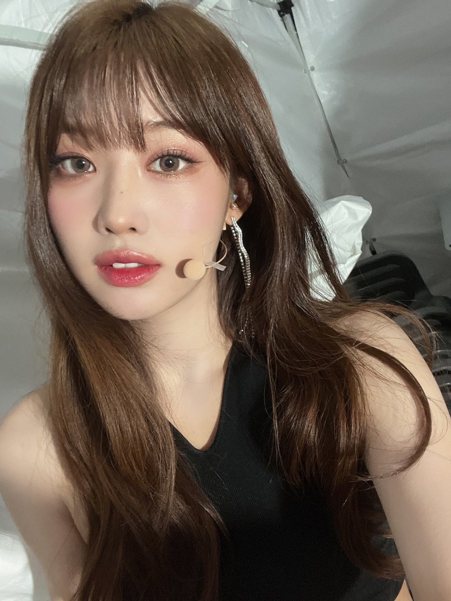everglowkr's tweet photo. 231014 fancafe update
#SIHYEON / Foreveeer
I brought some selfies again
I went to Mokpo but it's a pity that I couldn't eat Mokpo's foods ㅎ

Did you see my reels with Mia? The sentiment of dawn..
🔗 https://t.co/8Nxjw5gZfa
#에버글로우 #시현 #EVERGLOW @EVERGLOW_twt https://t.co/LjaPA75bRT