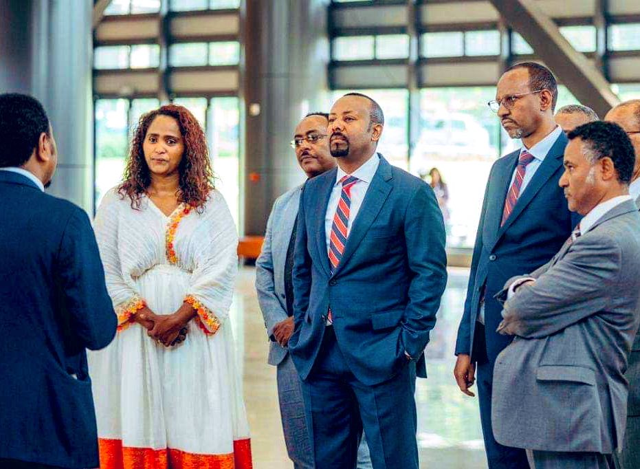 BenzoBenzoo's tweet photo. You can hate Abiy and oppose everything he says but ቀይ-ባህር will remain Ethiopians existential case even if not for us but for the coming generation. The emerging generation can’t live without access to the port and what a shame to oppose this as Ethiopian 🇪🇹 citizen. https://t.co/AZfUlbwpfw