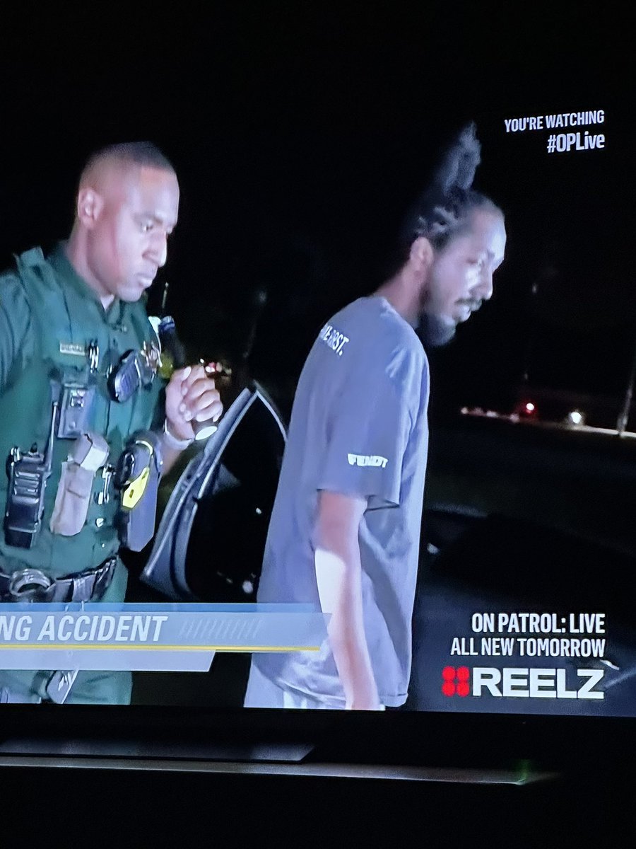 MMegan79's tweet image. The way I laughed out loud when this dude stepped outta his car…. 😳🤣😆😂🤣😆😆🤣😁😂😄😜 #farmerfirst #OnPatrolLive #livePD