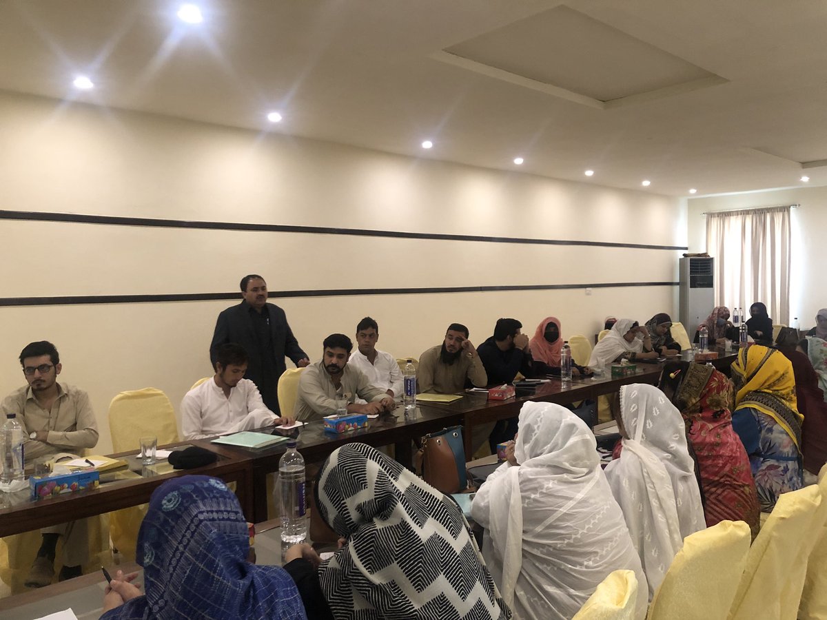 mumer_90's tweet photo. Kicking off the third round of our coverage survey in Peshawar! We're assessing immunization status to inform @EPIPakistan &amp; stakeholders for future strategies and policy decisions. 📊💉 #PublicHealth #Peshawar #TPVICS https://t.co/ELNErFS482